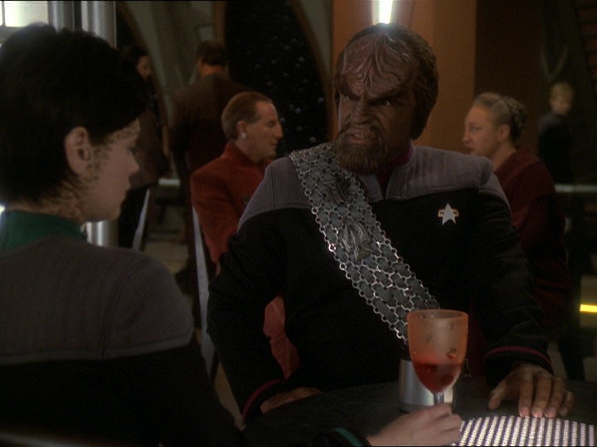 extant_StarTrek_DS9_7x22-TackingIntoTheWind_2173.jpg