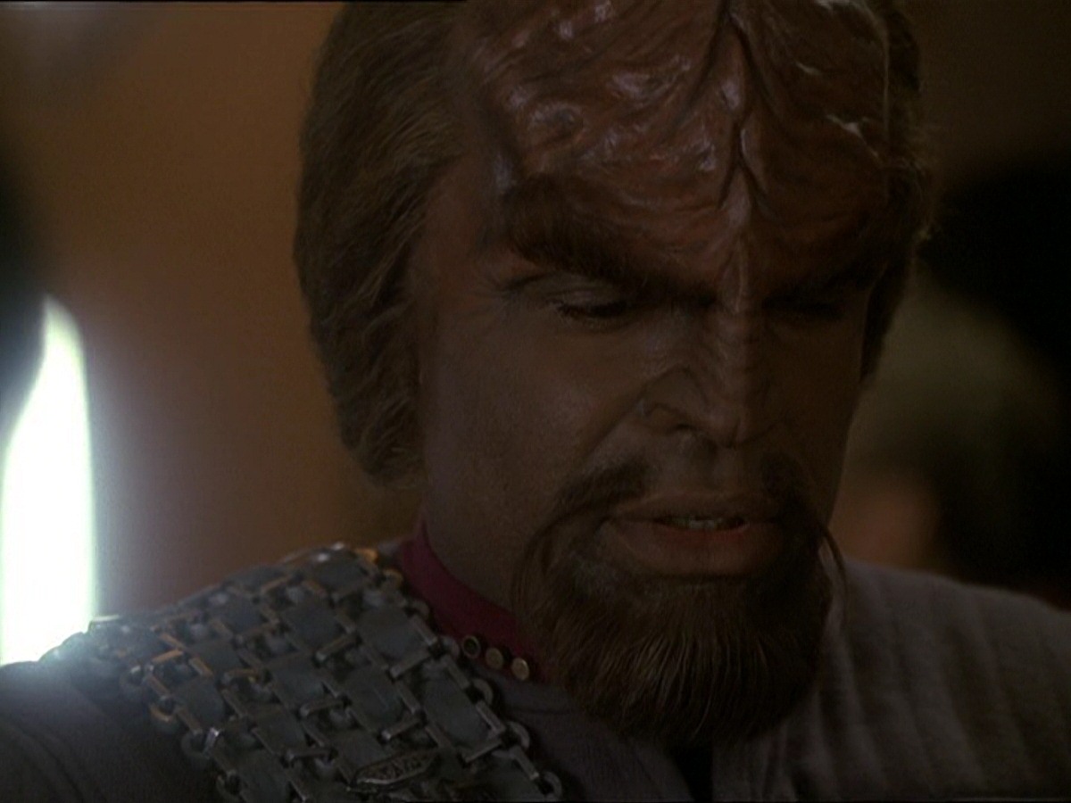 extant_StarTrek_DS9_7x22-TackingIntoTheWind_2189.jpg