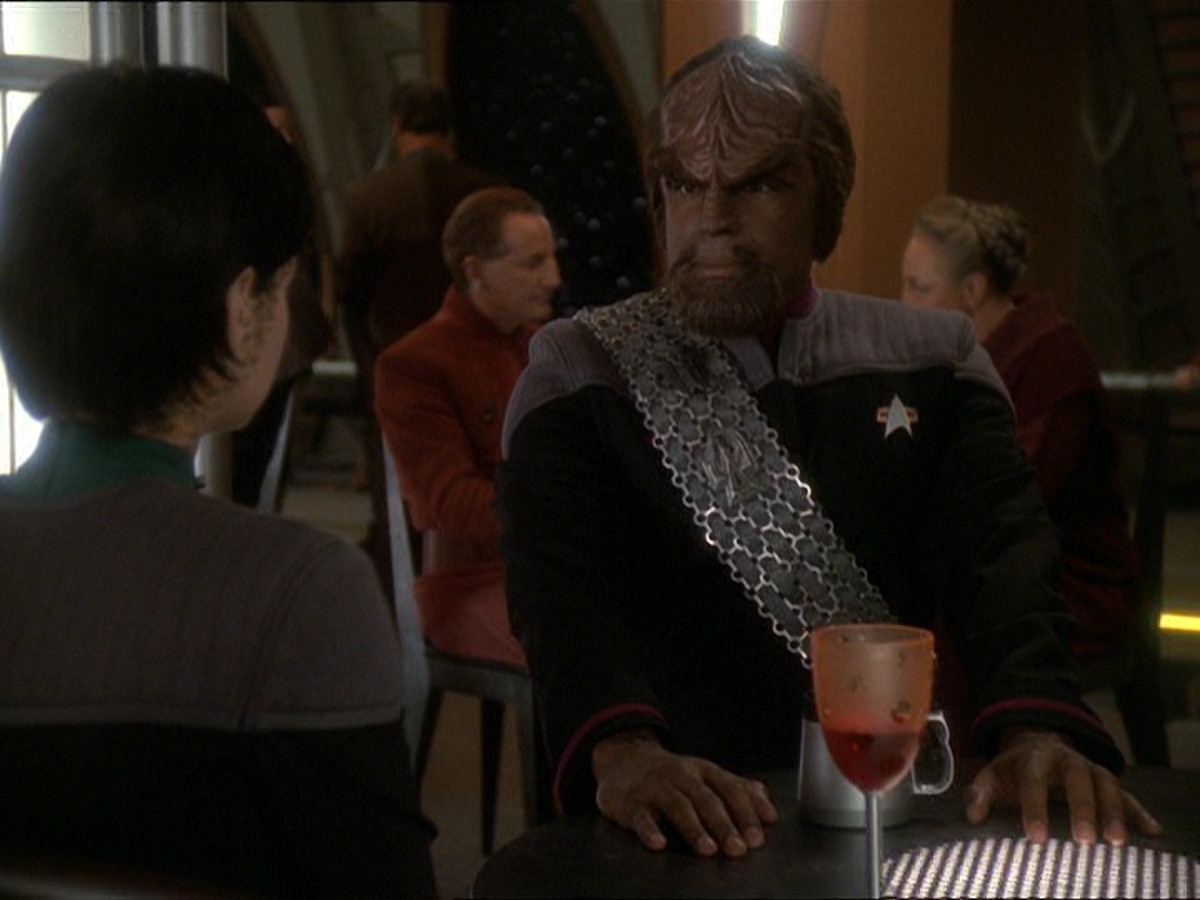 extant_StarTrek_DS9_7x22-TackingIntoTheWind_2200.jpg