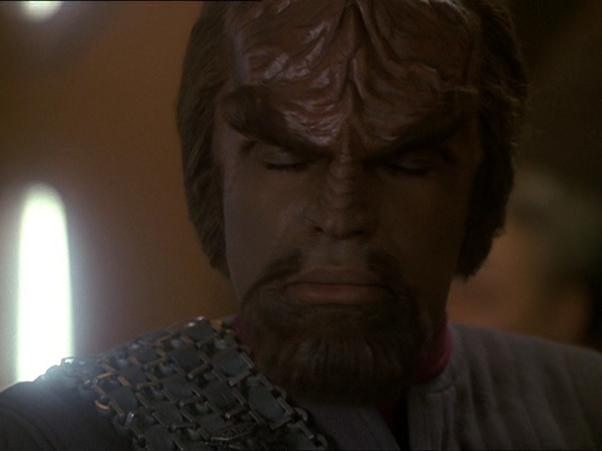 extant_StarTrek_DS9_7x22-TackingIntoTheWind_2223.jpg