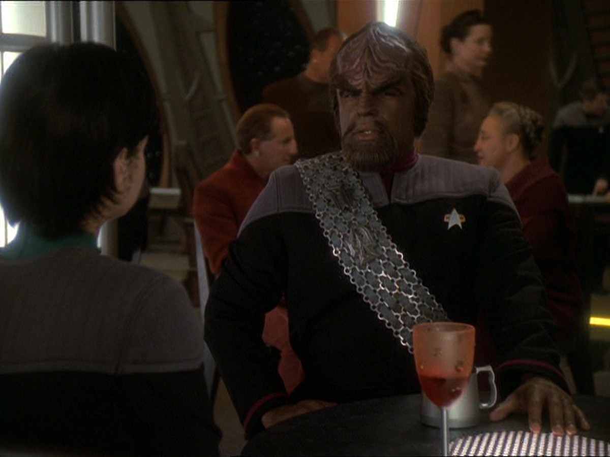 extant_StarTrek_DS9_7x22-TackingIntoTheWind_2267.jpg