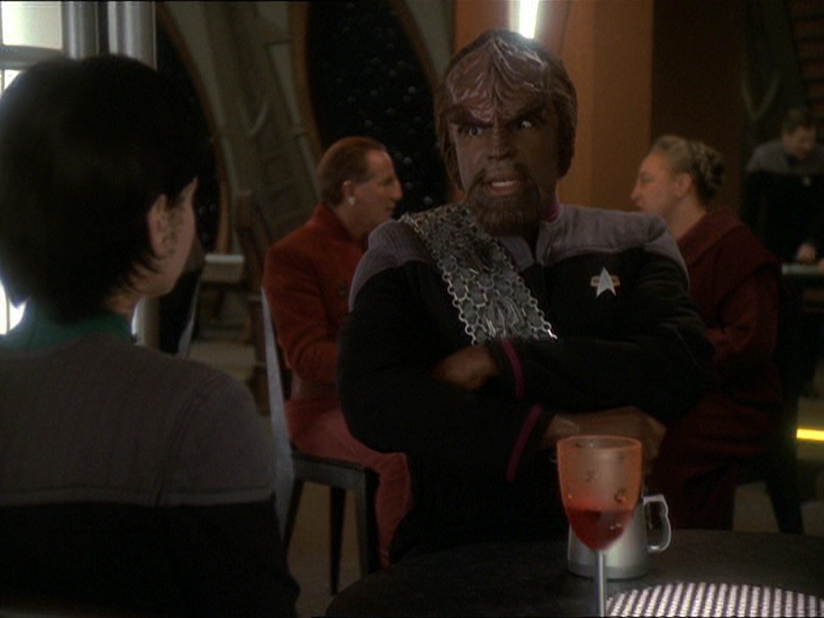 extant_StarTrek_DS9_7x22-TackingIntoTheWind_2270.jpg