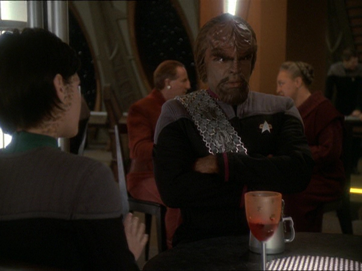 extant_StarTrek_DS9_7x22-TackingIntoTheWind_2272.jpg