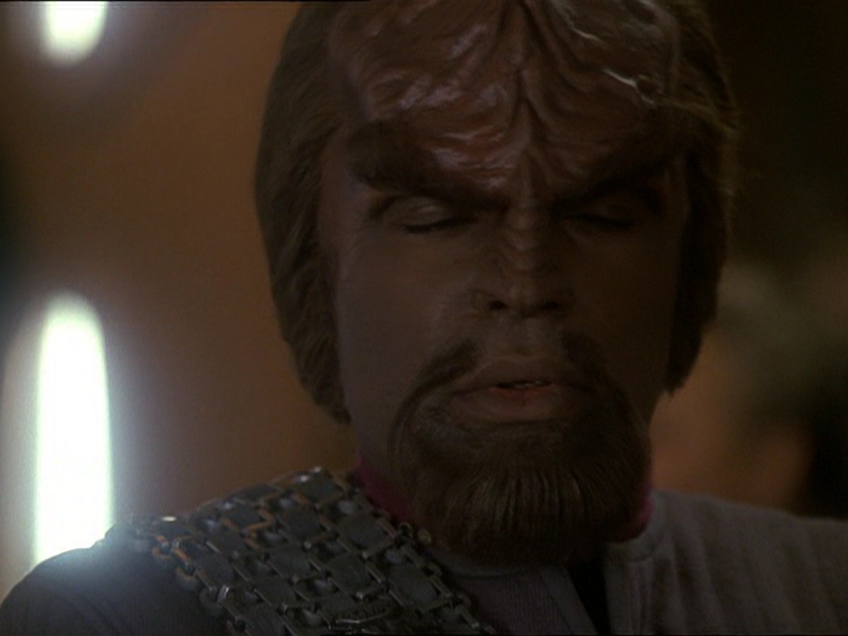 extant_StarTrek_DS9_7x22-TackingIntoTheWind_2304.jpg