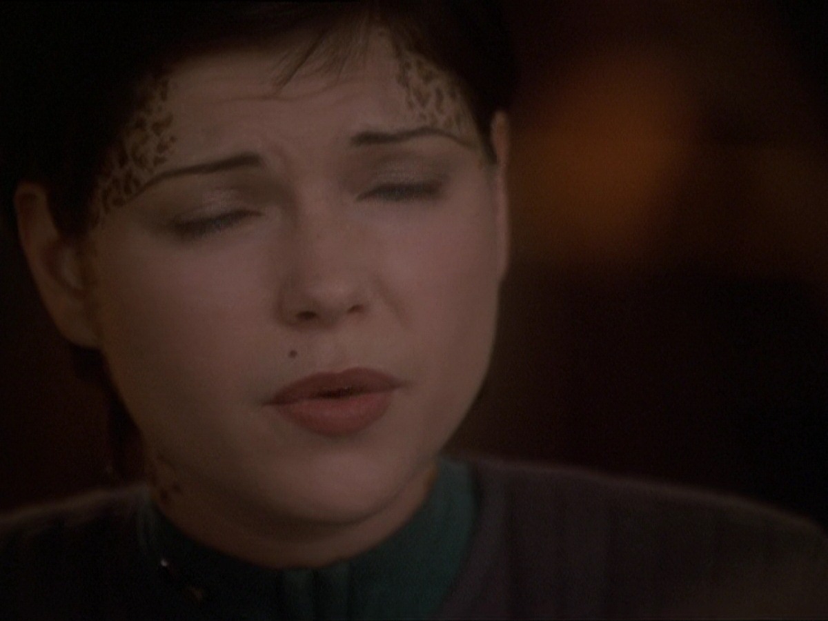 extant_StarTrek_DS9_7x22-TackingIntoTheWind_2357.jpg