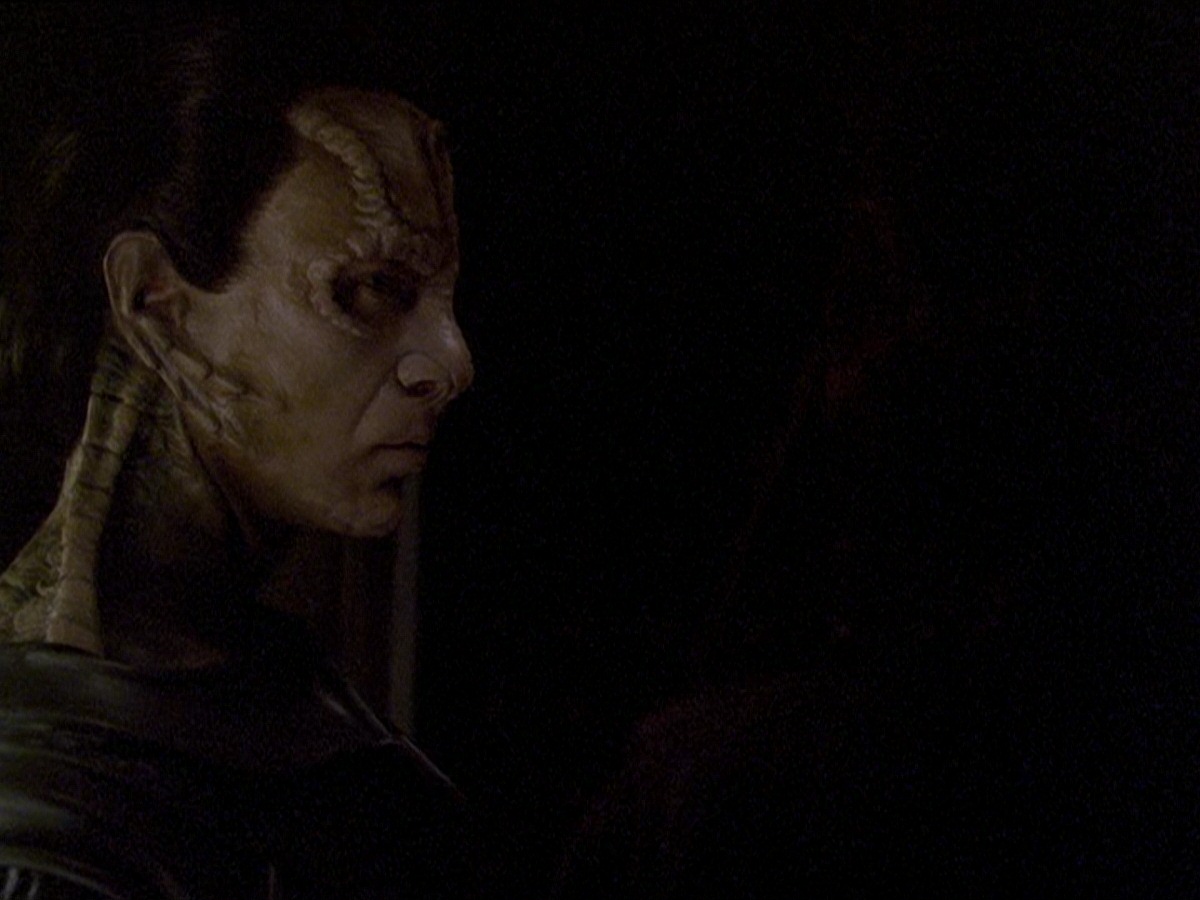 extant_StarTrek_DS9_7x22-TackingIntoTheWind_2397.jpg