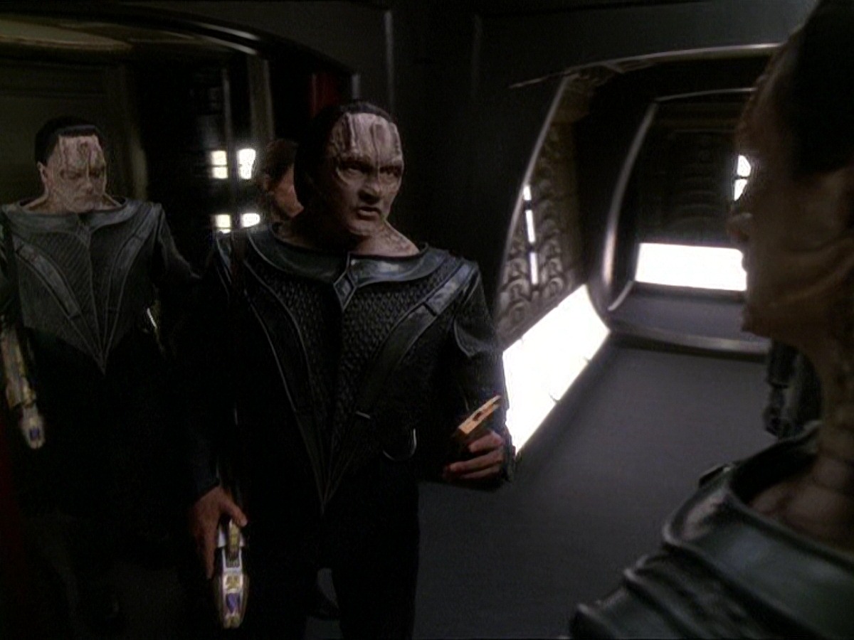 extant_StarTrek_DS9_7x22-TackingIntoTheWind_2405.jpg