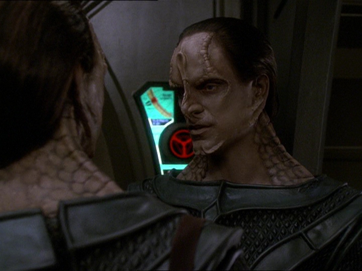 extant_StarTrek_DS9_7x22-TackingIntoTheWind_2436.jpg