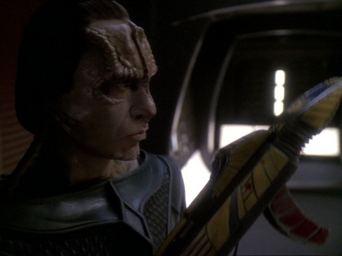 extant_StarTrek_DS9_7x22-TackingIntoTheWind_2457.jpg