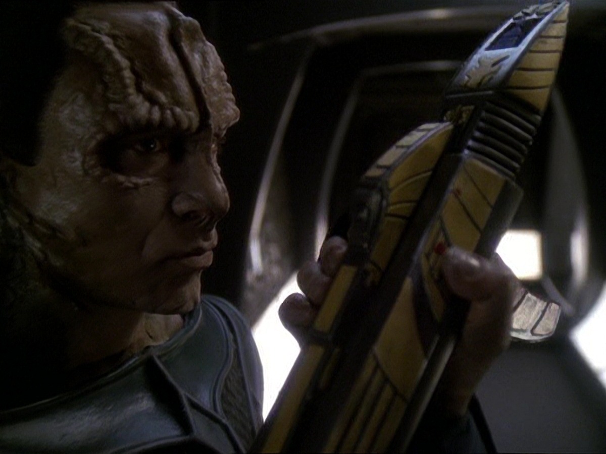 extant_StarTrek_DS9_7x22-TackingIntoTheWind_2458.jpg