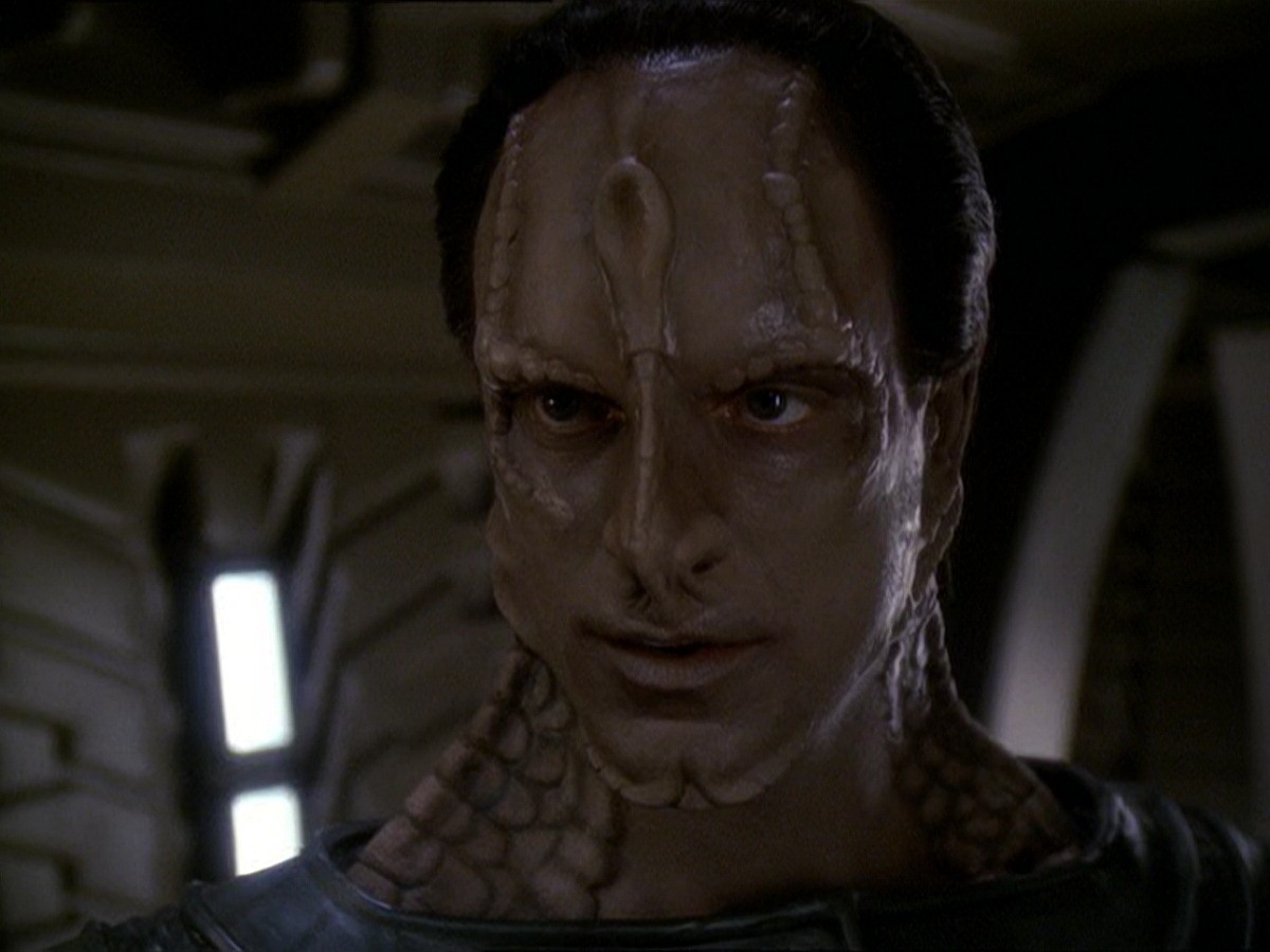 extant_StarTrek_DS9_7x22-TackingIntoTheWind_2460.jpg