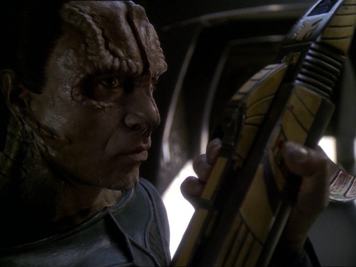 extant_StarTrek_DS9_7x22-TackingIntoTheWind_2466.jpg