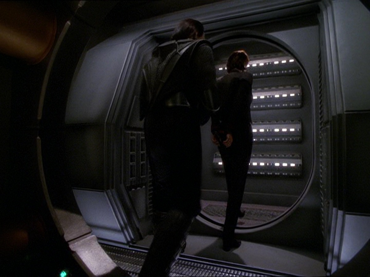 extant_StarTrek_DS9_7x22-TackingIntoTheWind_2485.jpg