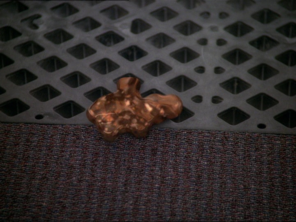 extant_StarTrek_DS9_7x22-TackingIntoTheWind_2505.jpg
