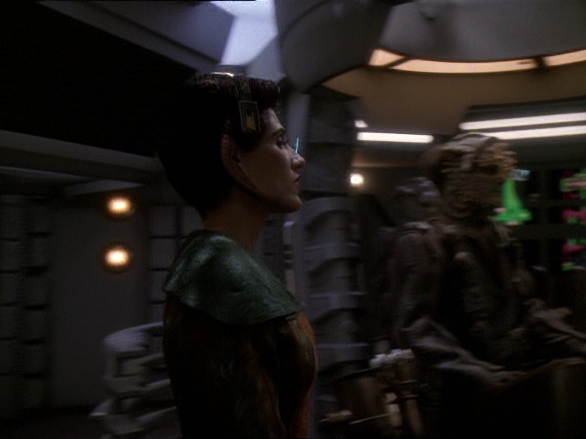 extant_StarTrek_DS9_7x22-TackingIntoTheWind_2511.jpg