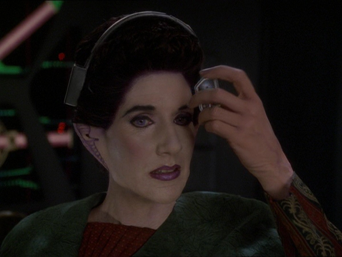 extant_StarTrek_DS9_7x22-TackingIntoTheWind_2528.jpg