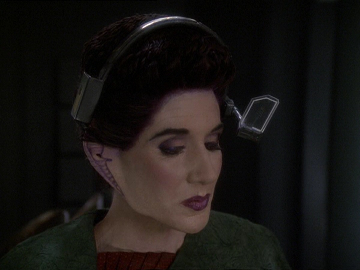 extant_StarTrek_DS9_7x22-TackingIntoTheWind_2567.jpg