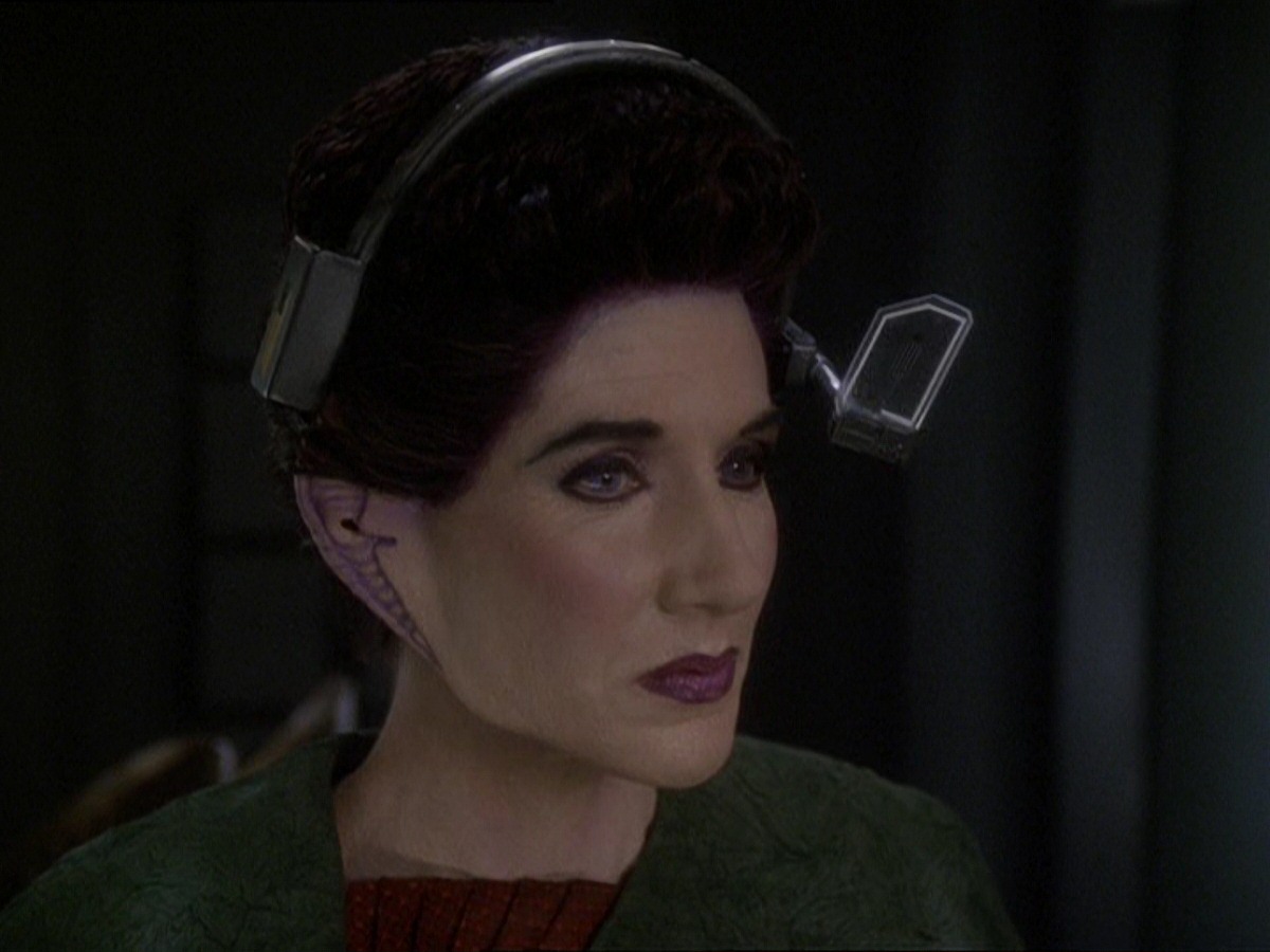 extant_StarTrek_DS9_7x22-TackingIntoTheWind_2568.jpg
