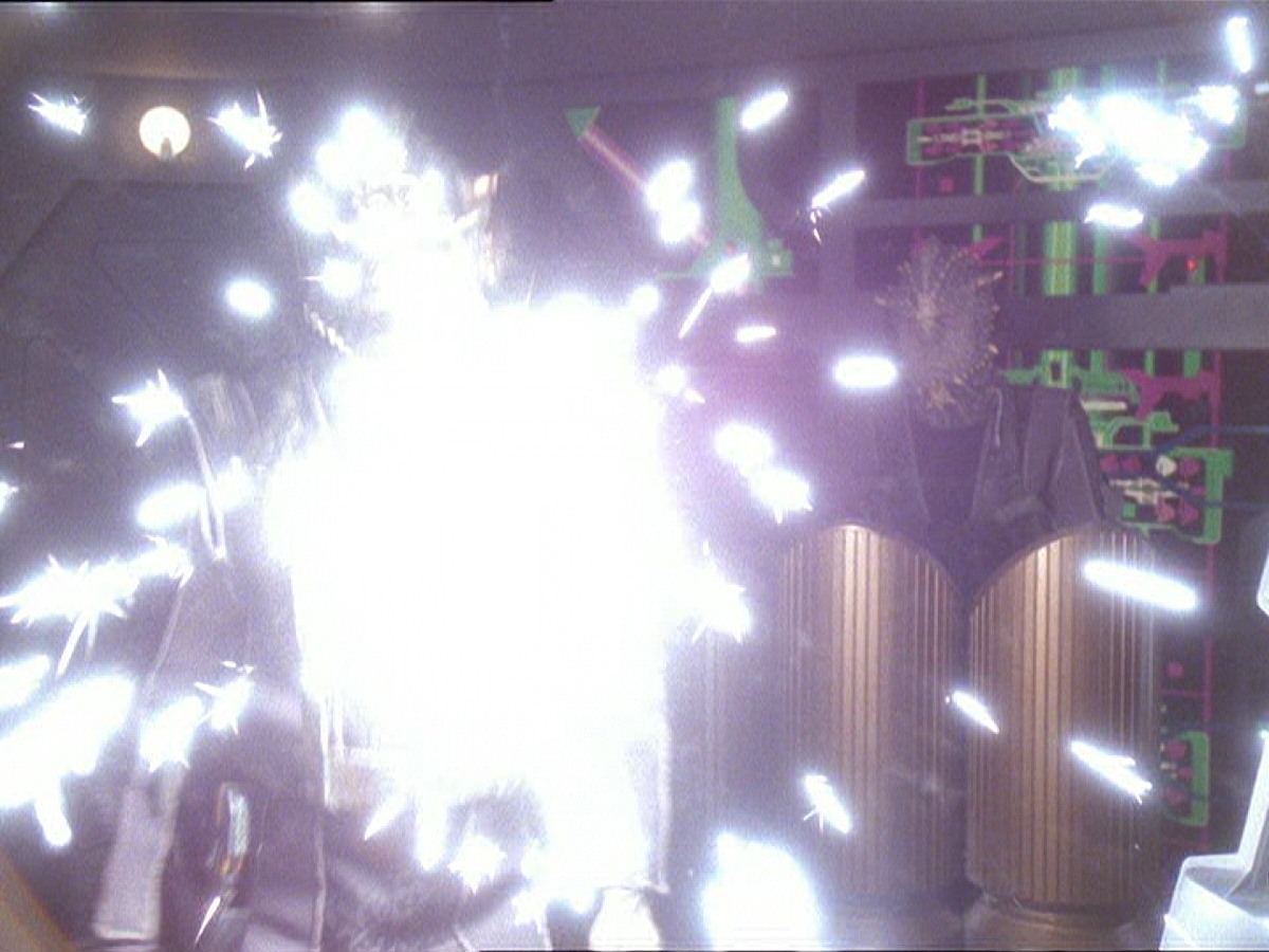 extant_StarTrek_DS9_7x22-TackingIntoTheWind_2614.jpg