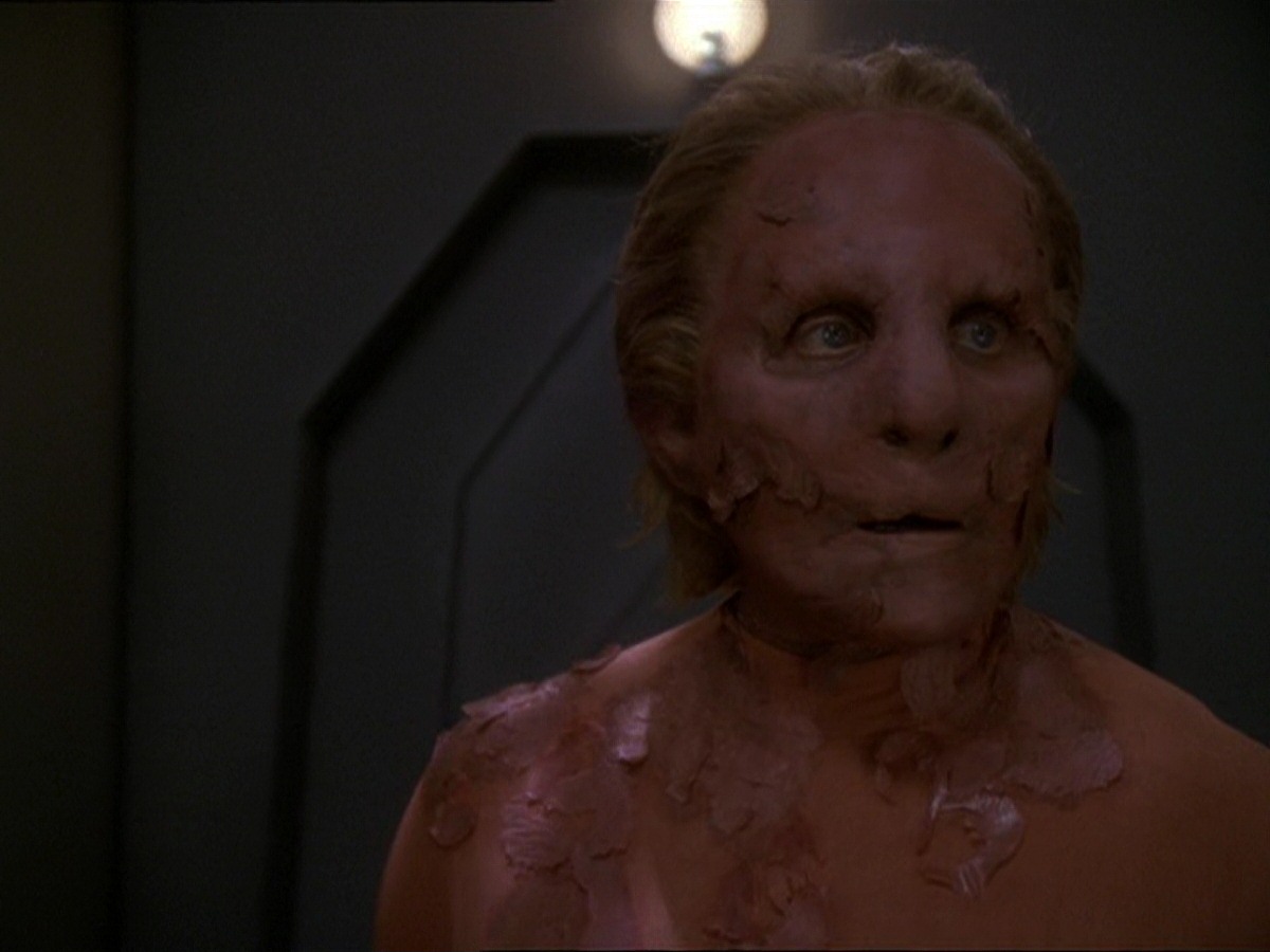 extant_StarTrek_DS9_7x22-TackingIntoTheWind_2619.jpg