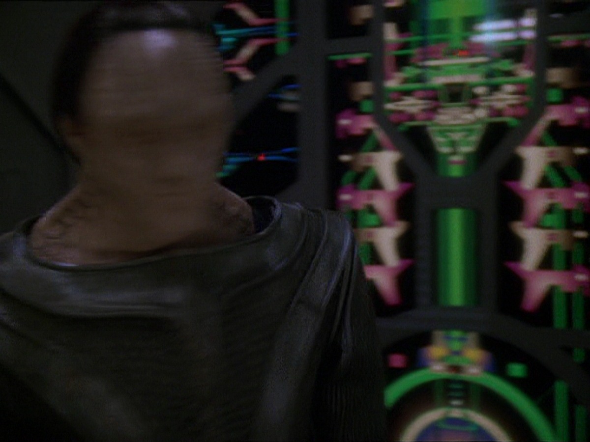 extant_StarTrek_DS9_7x22-TackingIntoTheWind_2627.jpg