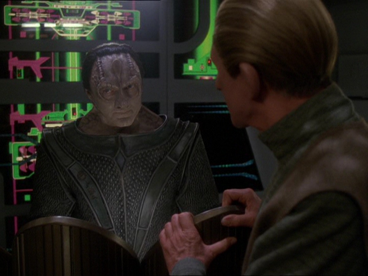 extant_StarTrek_DS9_7x22-TackingIntoTheWind_2659.jpg