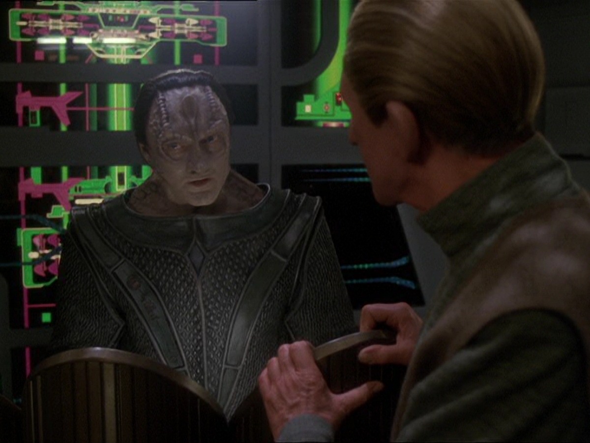 extant_StarTrek_DS9_7x22-TackingIntoTheWind_2660.jpg
