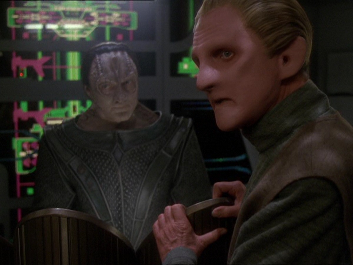 extant_StarTrek_DS9_7x22-TackingIntoTheWind_2663.jpg