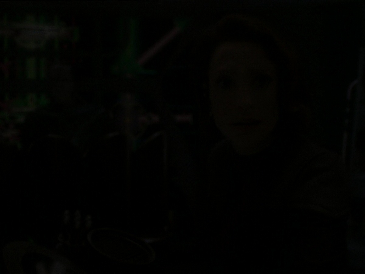 extant_StarTrek_DS9_7x22-TackingIntoTheWind_2669.jpg