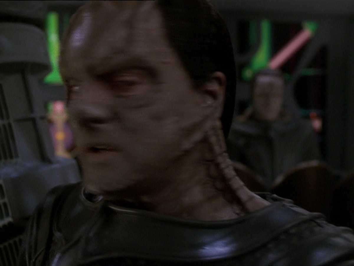 extant_StarTrek_DS9_7x22-TackingIntoTheWind_2678.jpg