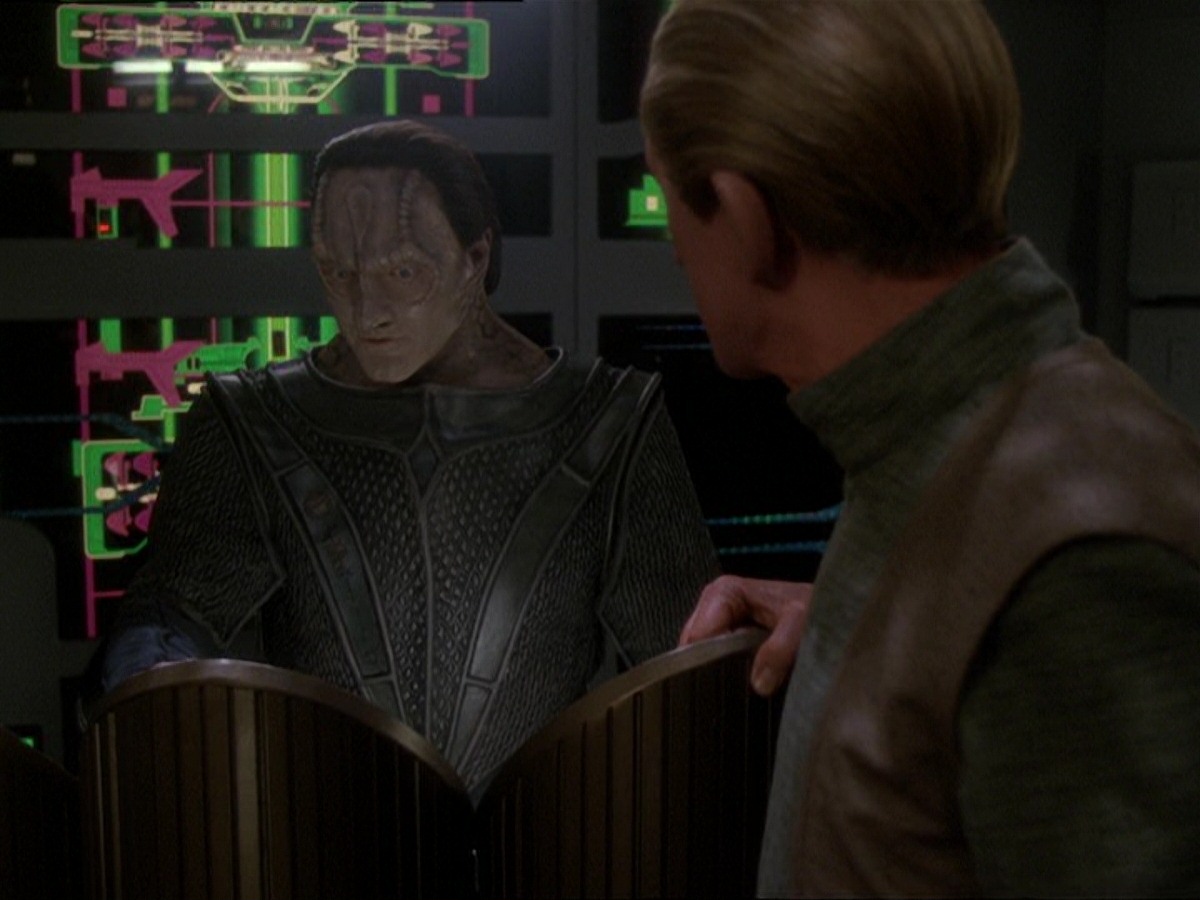 extant_StarTrek_DS9_7x22-TackingIntoTheWind_2692.jpg