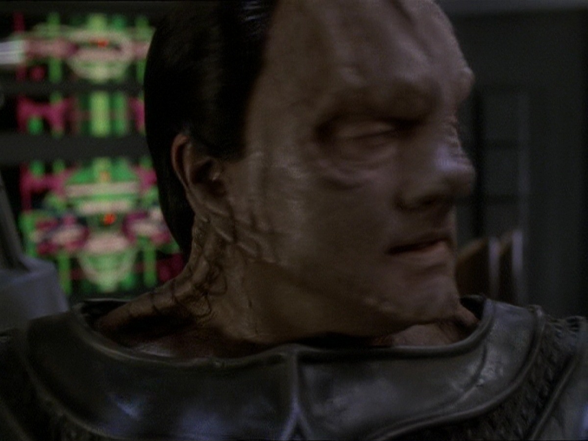 extant_StarTrek_DS9_7x22-TackingIntoTheWind_2710.jpg