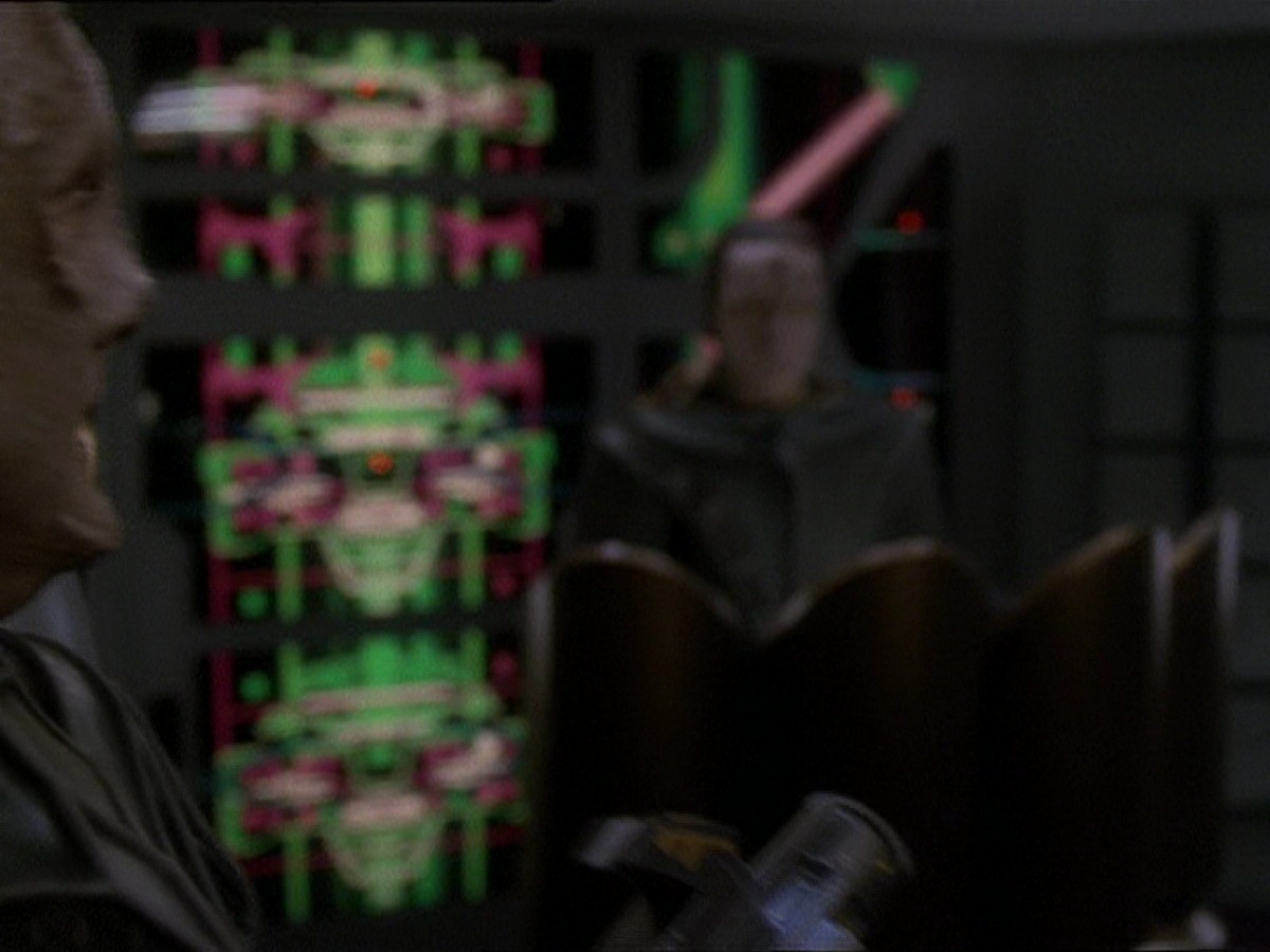 extant_StarTrek_DS9_7x22-TackingIntoTheWind_2711.jpg