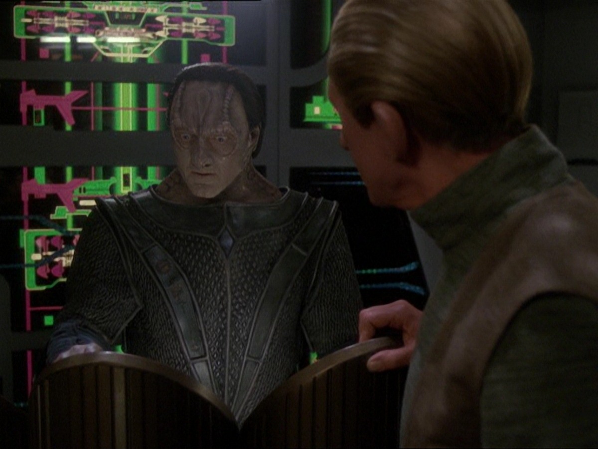 extant_StarTrek_DS9_7x22-TackingIntoTheWind_2719.jpg