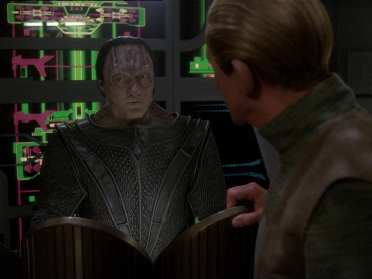 extant_StarTrek_DS9_7x22-TackingIntoTheWind_2723.jpg