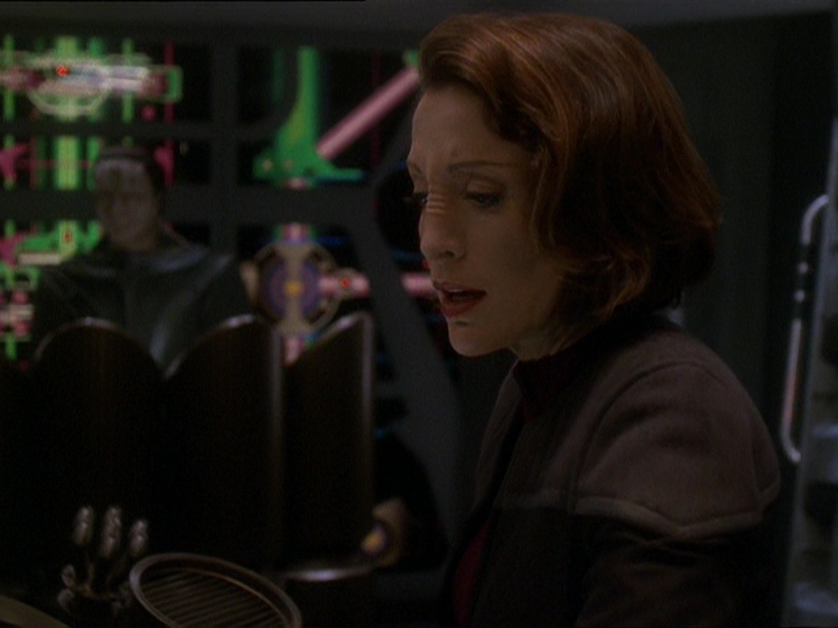 extant_StarTrek_DS9_7x22-TackingIntoTheWind_2728.jpg