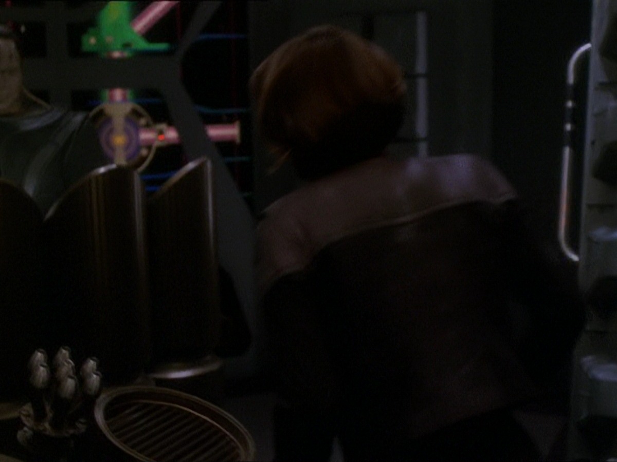 extant_StarTrek_DS9_7x22-TackingIntoTheWind_2731.jpg