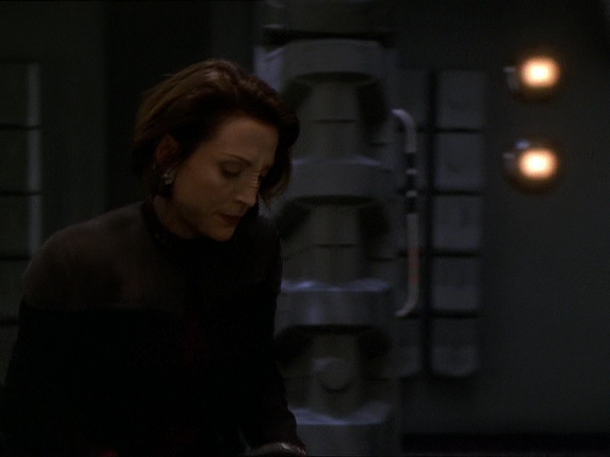 extant_StarTrek_DS9_7x22-TackingIntoTheWind_2735.jpg