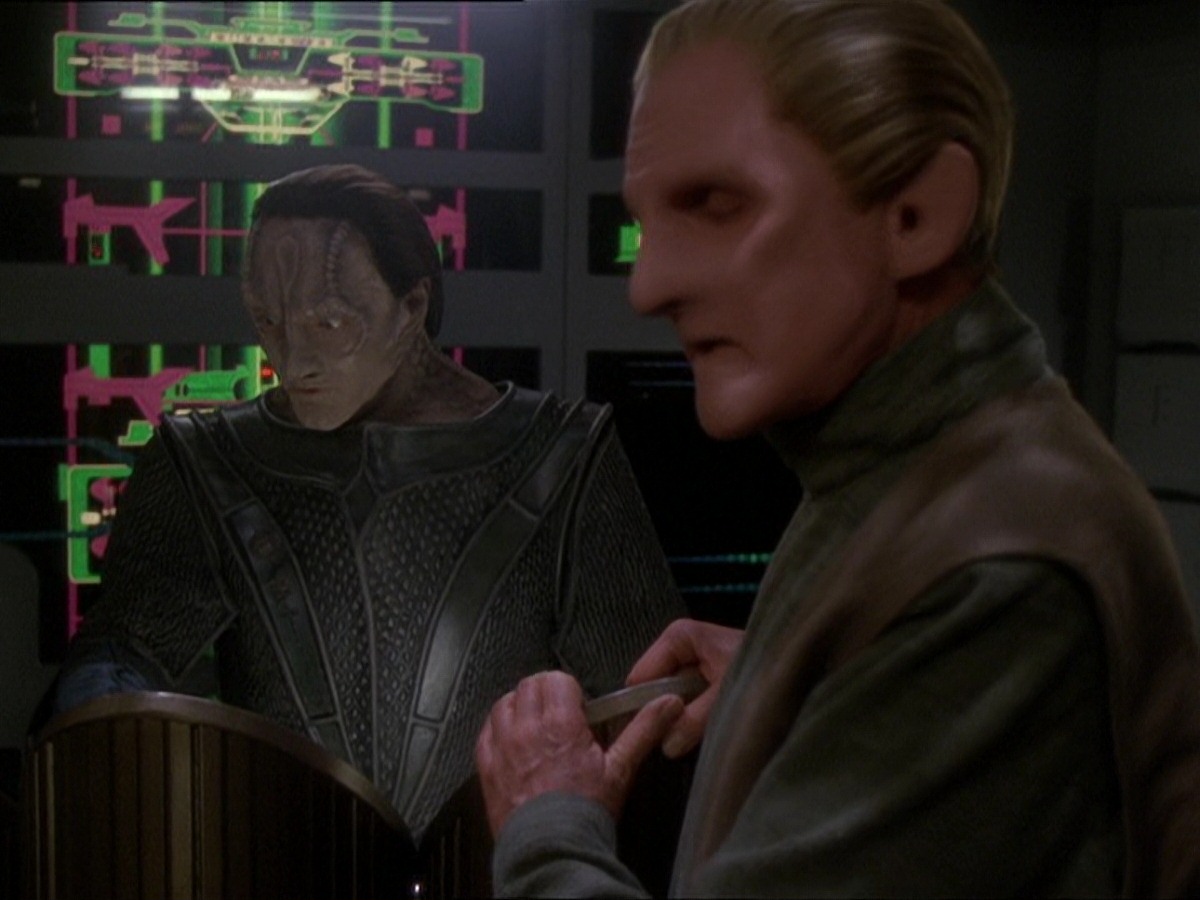extant_StarTrek_DS9_7x22-TackingIntoTheWind_2741.jpg