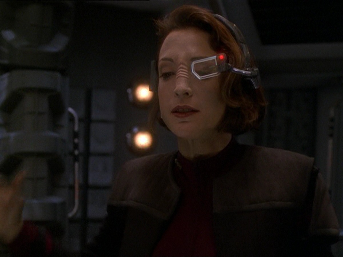 extant_StarTrek_DS9_7x22-TackingIntoTheWind_2750.jpg