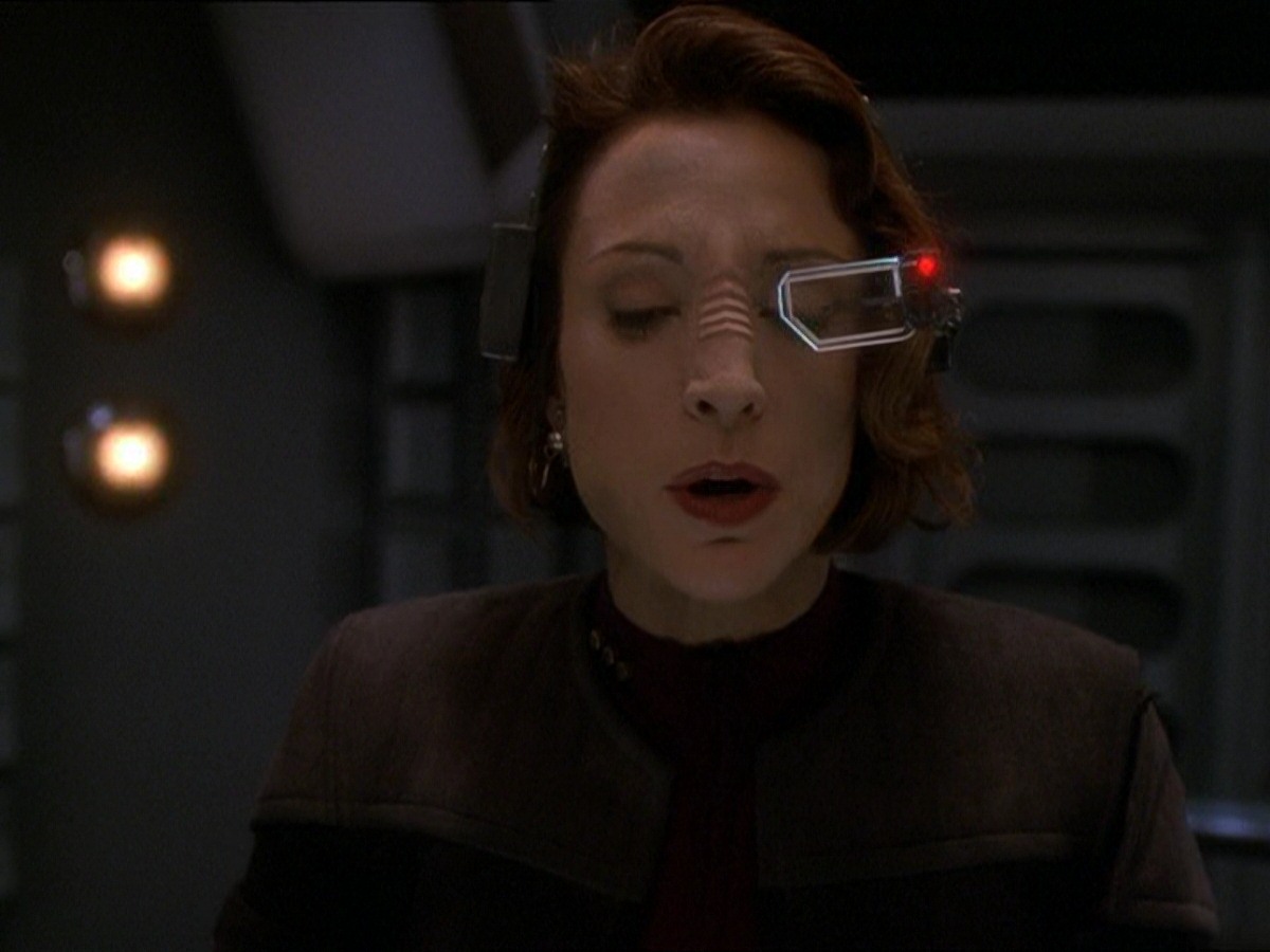 extant_StarTrek_DS9_7x22-TackingIntoTheWind_2762.jpg