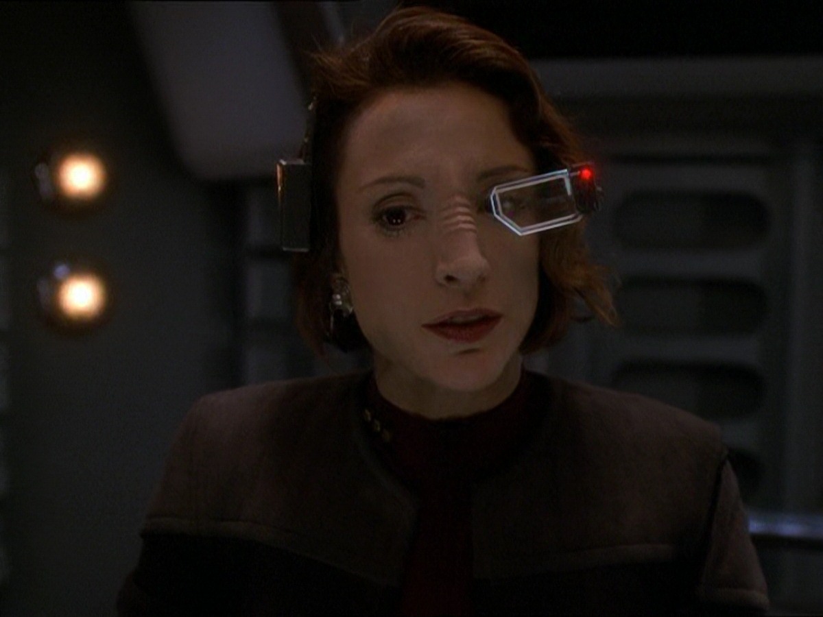extant_StarTrek_DS9_7x22-TackingIntoTheWind_2765.jpg