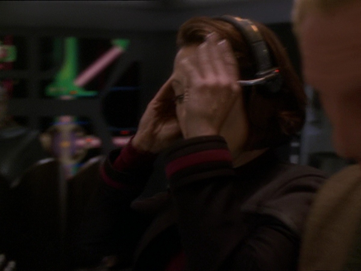 extant_StarTrek_DS9_7x22-TackingIntoTheWind_2774.jpg