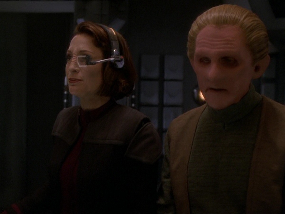 extant_StarTrek_DS9_7x22-TackingIntoTheWind_2779.jpg