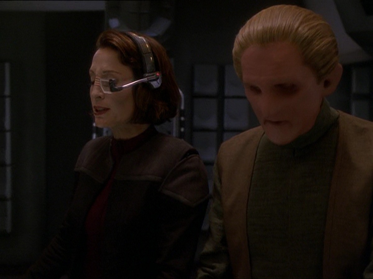 extant_StarTrek_DS9_7x22-TackingIntoTheWind_2786.jpg