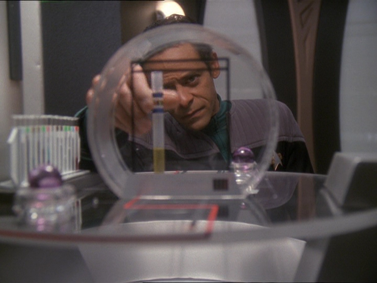 extant_StarTrek_DS9_7x22-TackingIntoTheWind_2814.jpg
