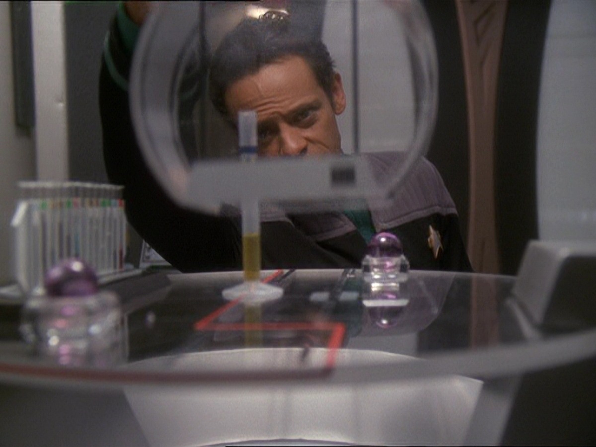 extant_StarTrek_DS9_7x22-TackingIntoTheWind_2816.jpg
