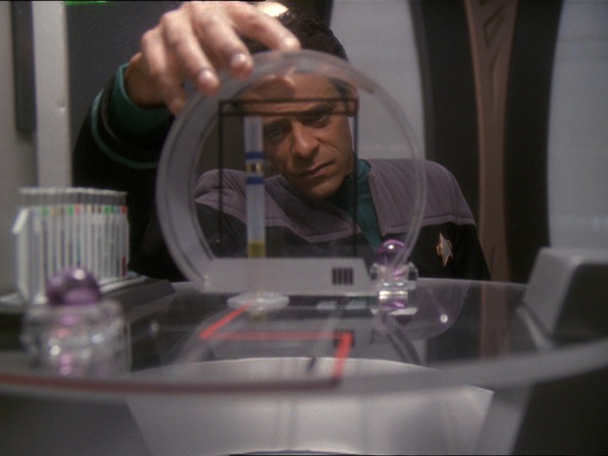 extant_StarTrek_DS9_7x22-TackingIntoTheWind_2819.jpg