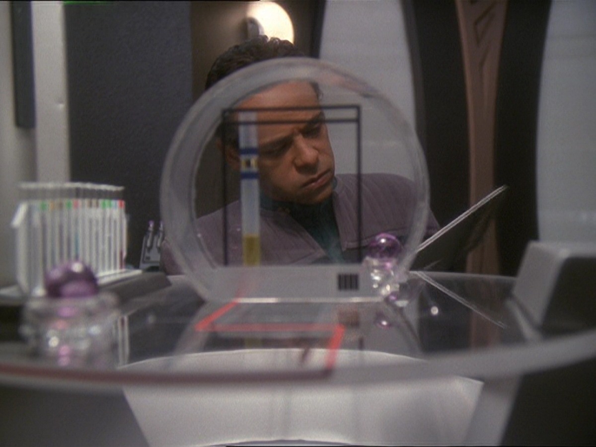 extant_StarTrek_DS9_7x22-TackingIntoTheWind_2826.jpg