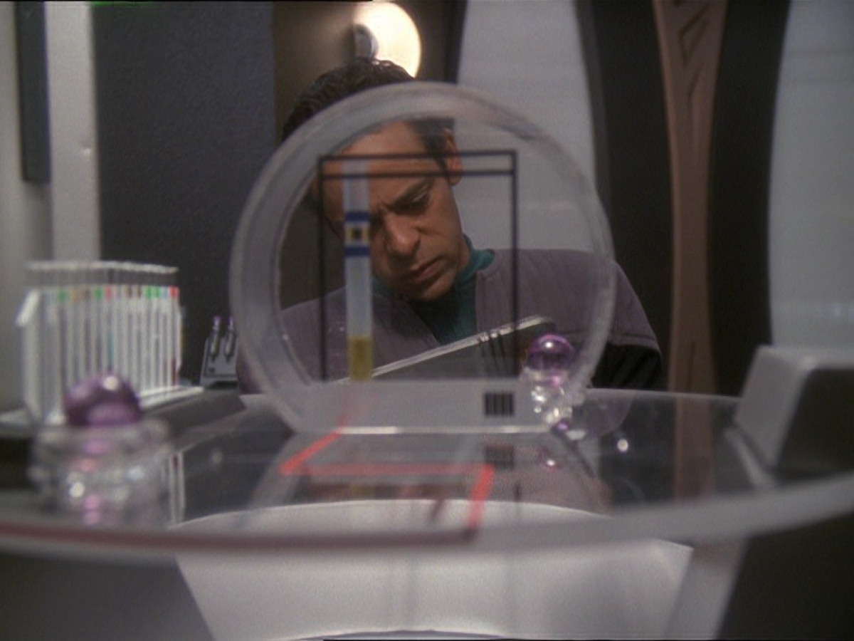 extant_StarTrek_DS9_7x22-TackingIntoTheWind_2827.jpg